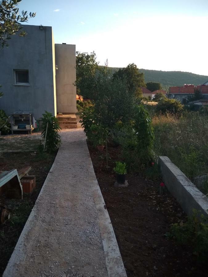 Neva Appartement Bilice Buitenkant foto